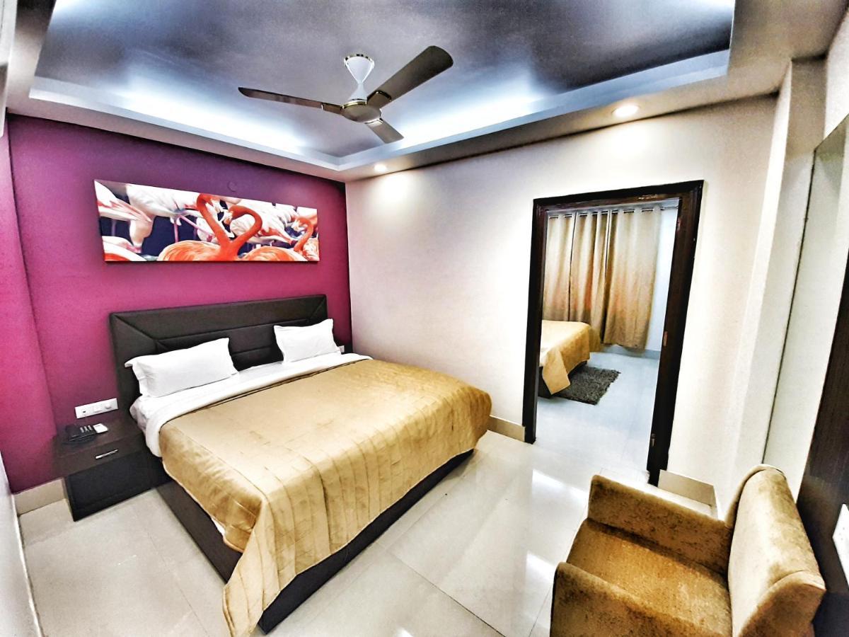 Hotel Aerocity Purple Orchid Нью-Дели Экстерьер фото